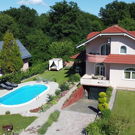 Villa Katarina With Pool 바냐루카 외부 사진