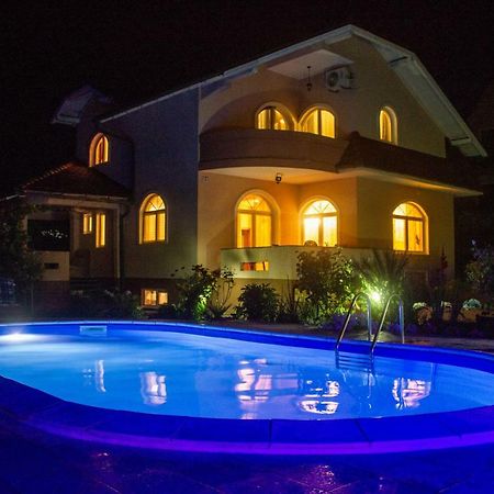 Villa Katarina With Pool 바냐루카 외부 사진