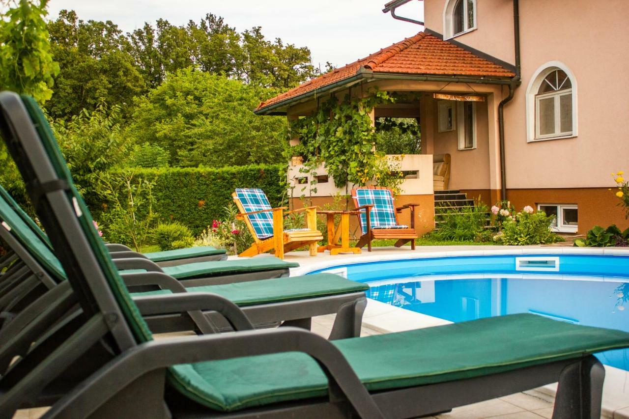 Villa Katarina With Pool 바냐루카 외부 사진